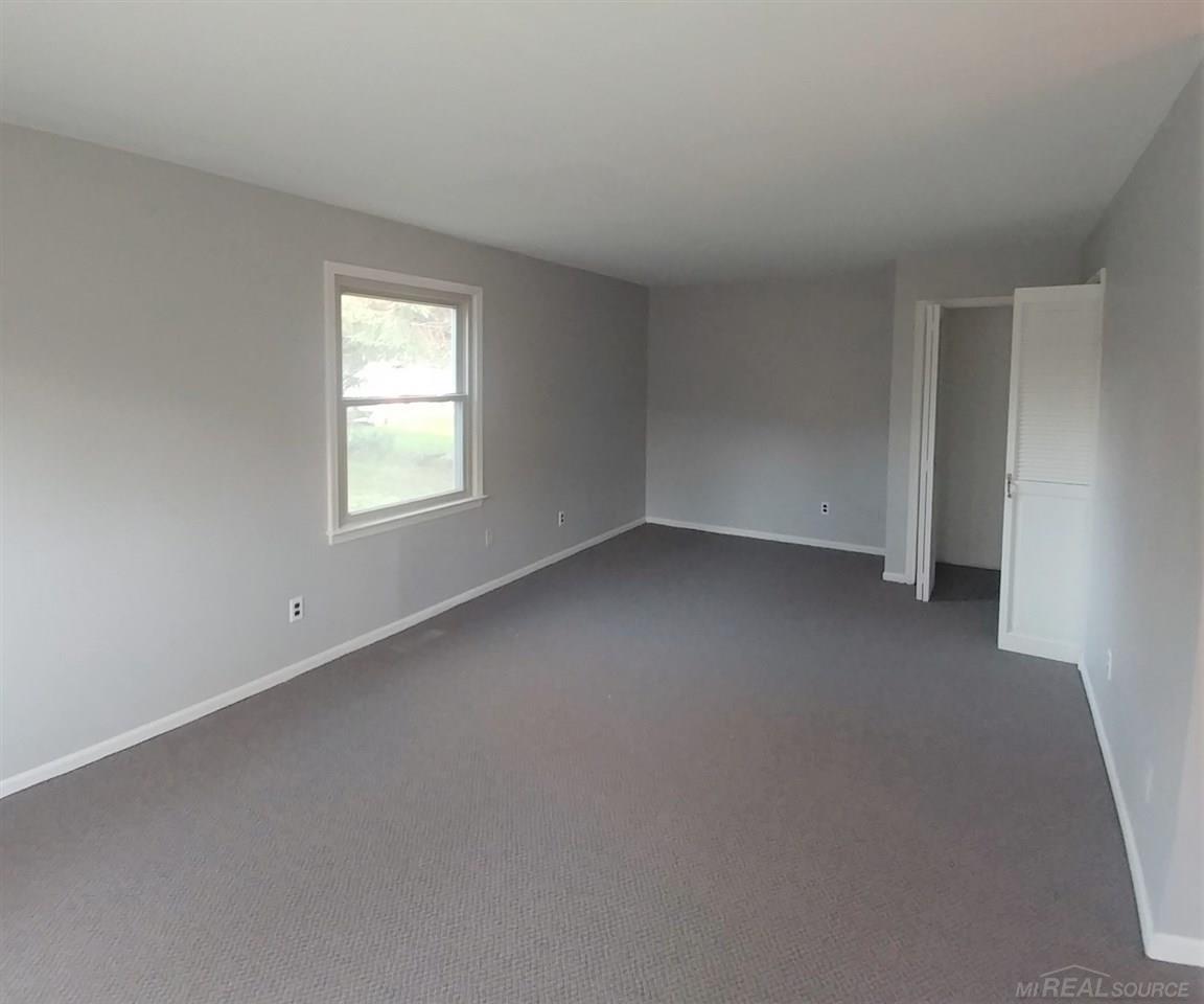 65100 Romeo Plank Road Ray, MI 48096 - Photo 20 of 23 31379567-19.JPG