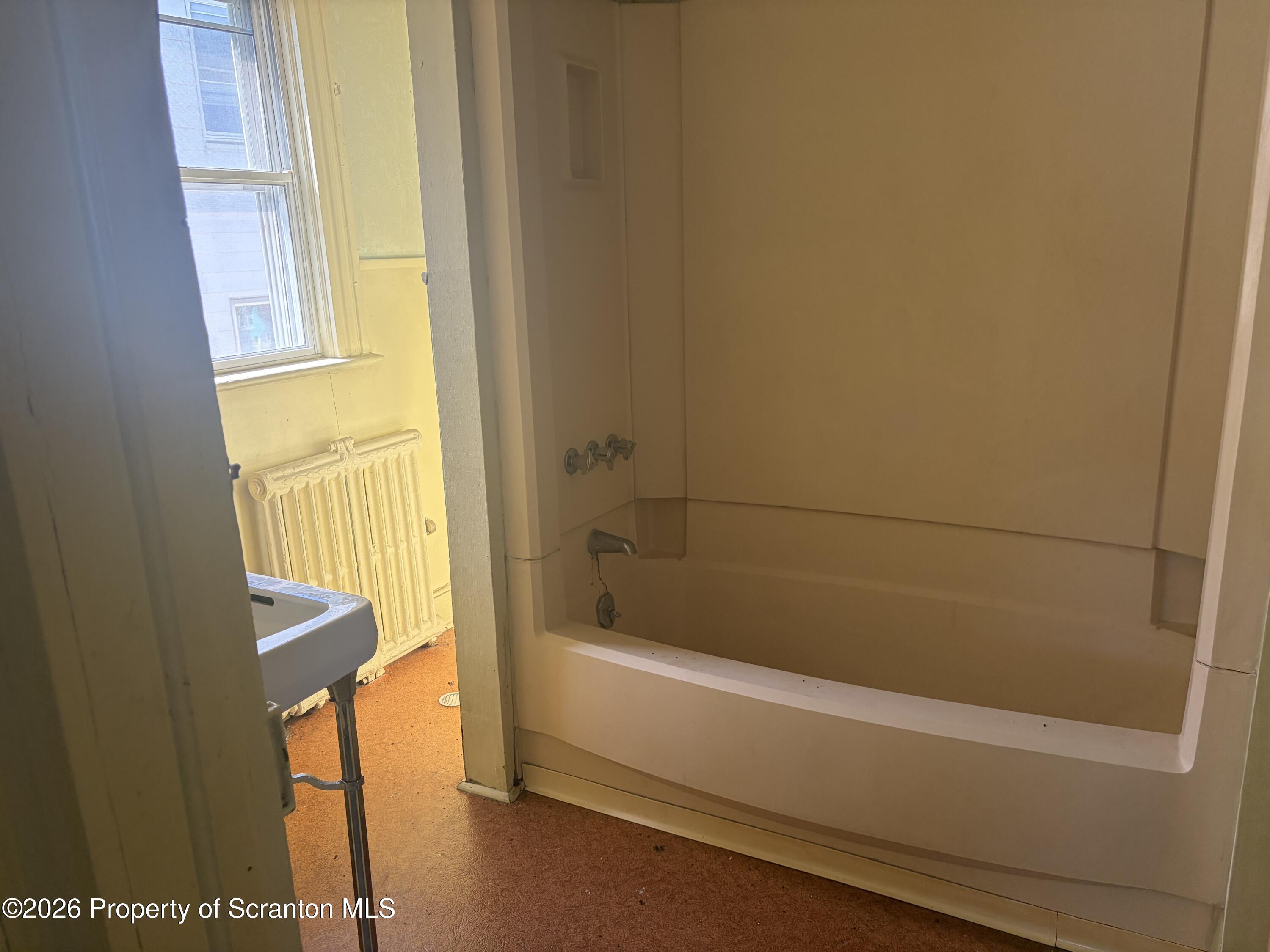 703 Smith Street Scranton, PA 18504 - Photo 5 of 10 IMG_1544