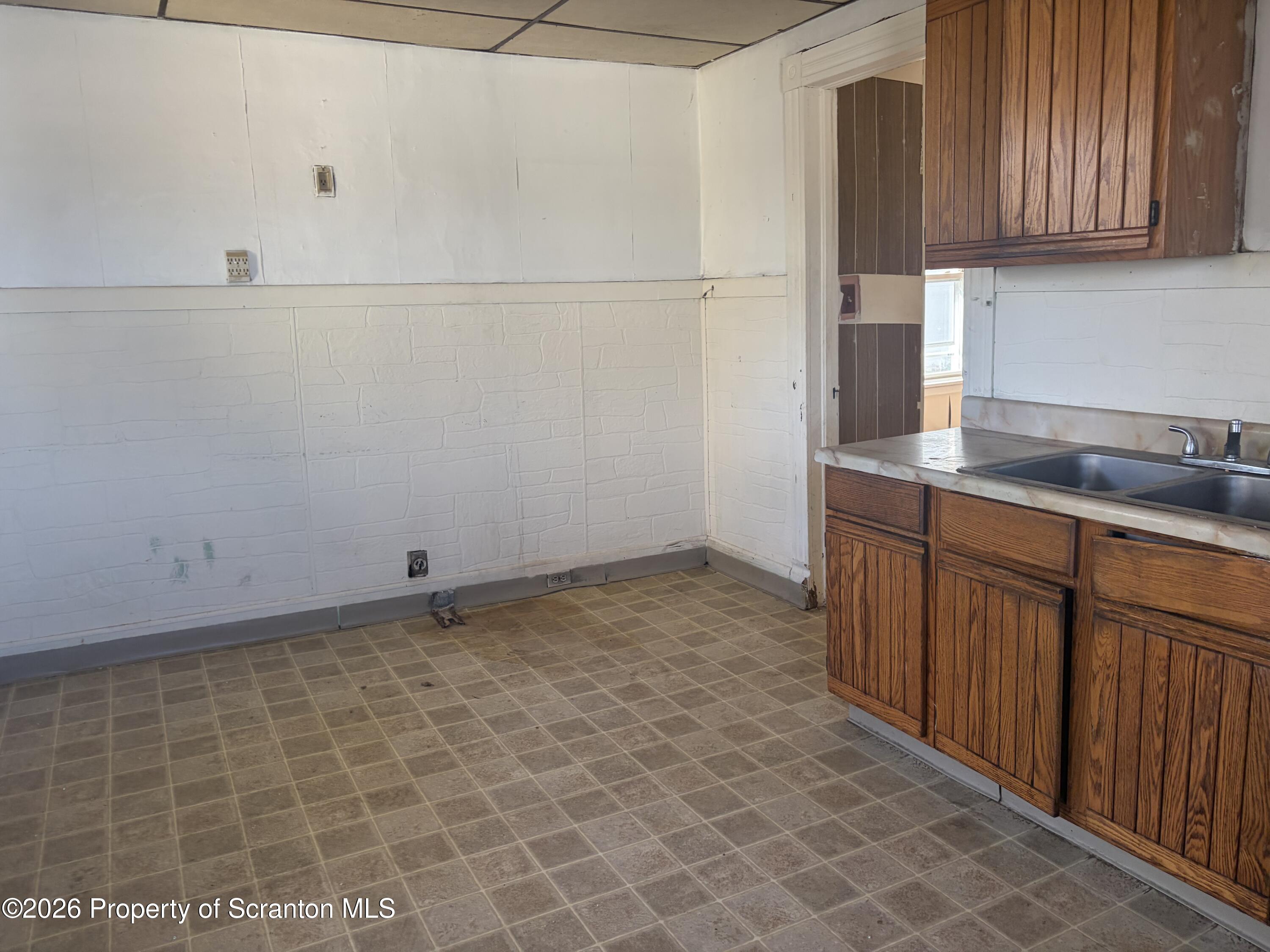 703 Smith Street Scranton, PA 18504 - Photo 9 of 10 IMG_1533