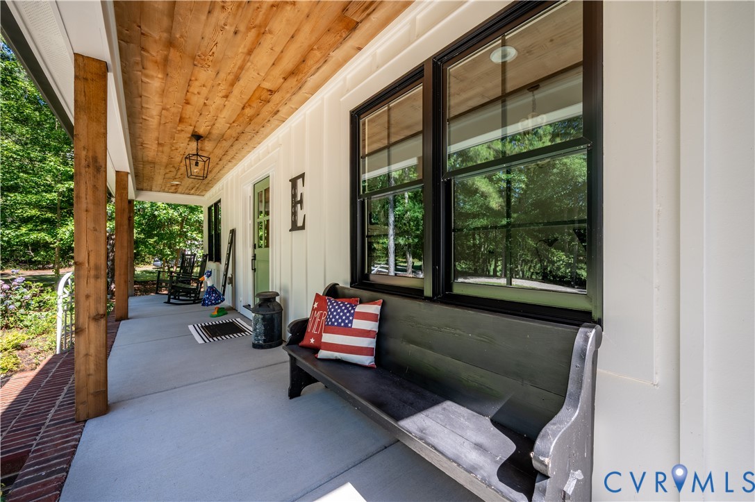 6306 Hickory Road Petersburg, VA 23803 - Photo 4 of 32