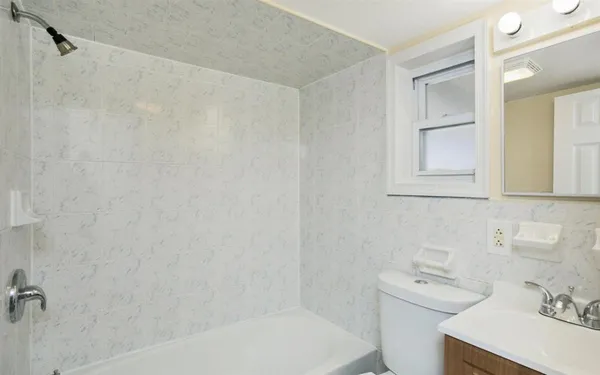 $2,100 | 213 Nunda Avenue, Unit 1, Jersey City, NJ 07306