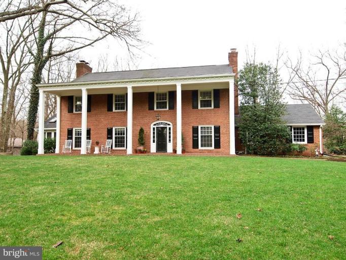 980 Saigon Road McLean, VA 22102 - Photo 1 of 16 Exterior (Main)