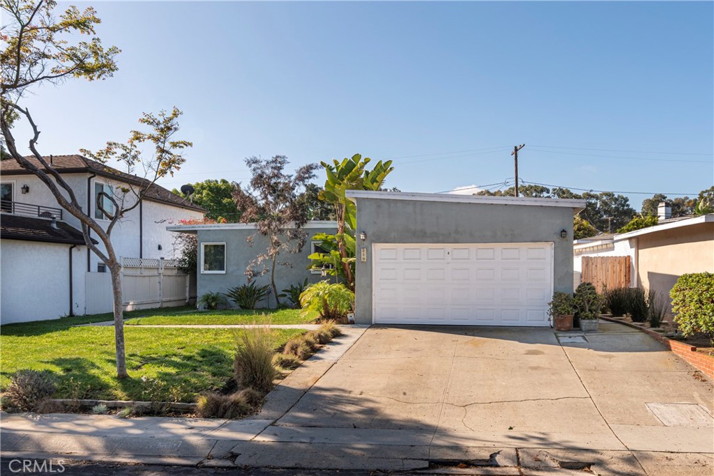 210 Vía Alameda Redondo Beach, CA 90277 - Photo 2 of 19 a front view of a house with garden