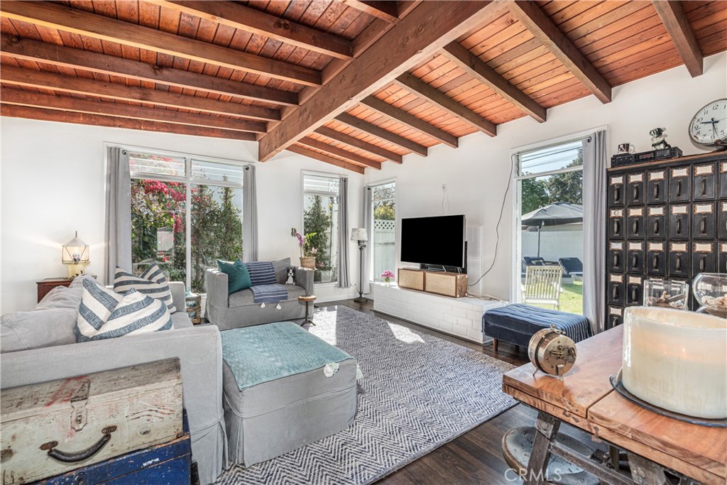 210 Vía Alameda Redondo Beach, CA 90277 - Photo 5 of 19 a living room with furniture and a flat screen tv
