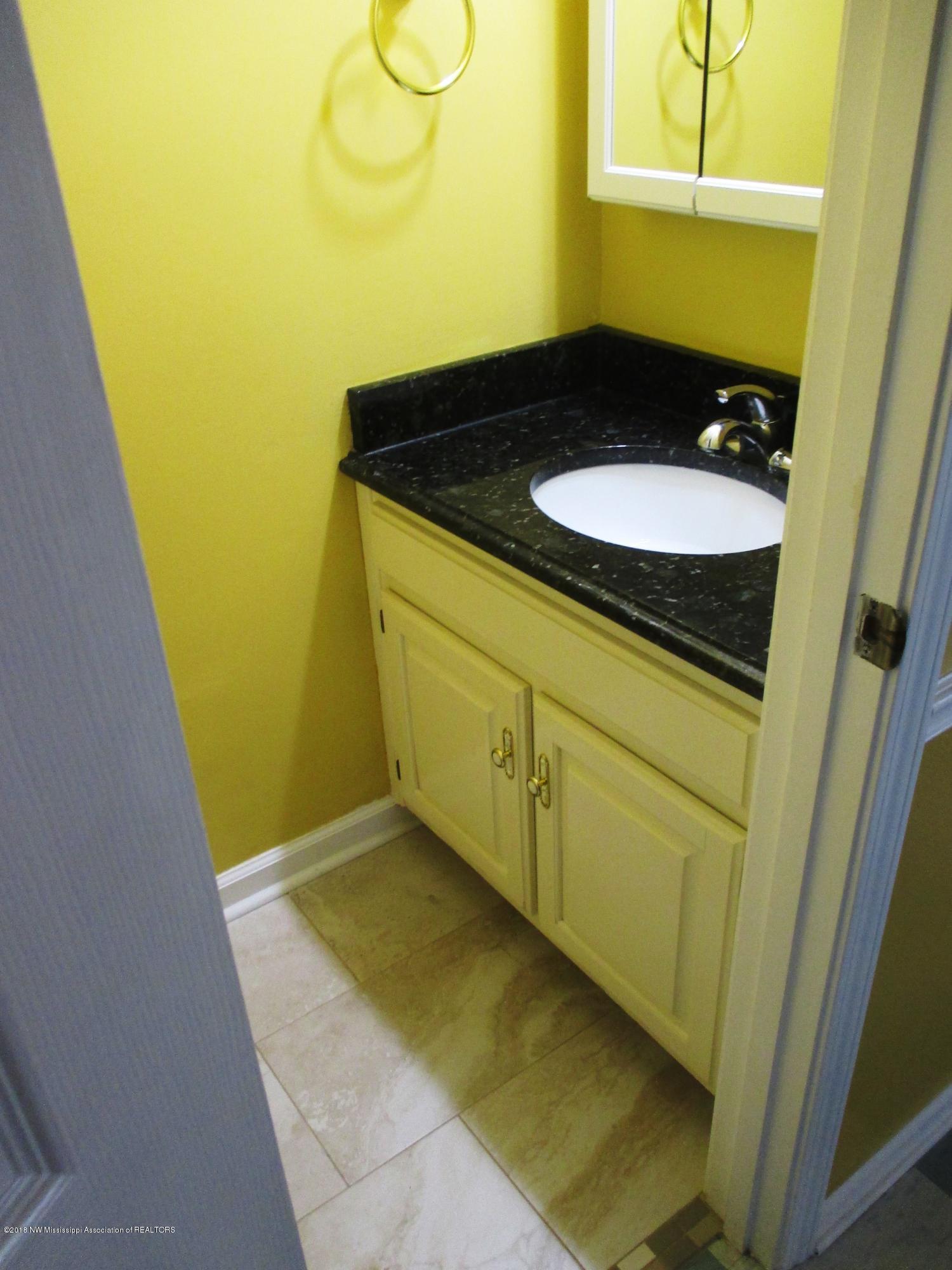 7331 Kingcrest Road Olive Branch, MS 38654 - Photo 11 of 25 Half Bath