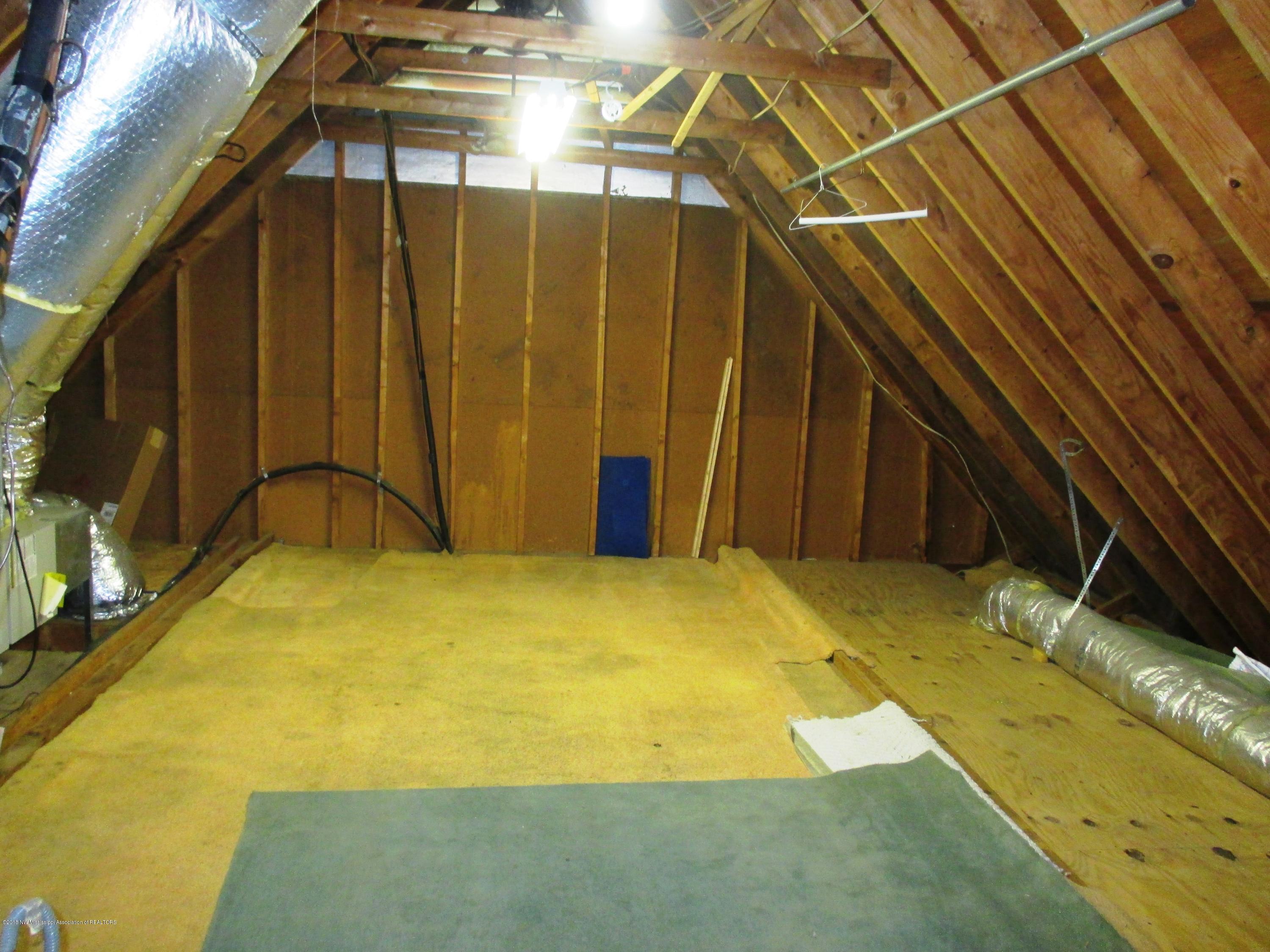 7331 Kingcrest Road Olive Branch, MS 38654 - Photo 20 of 25 Walk-in Attic