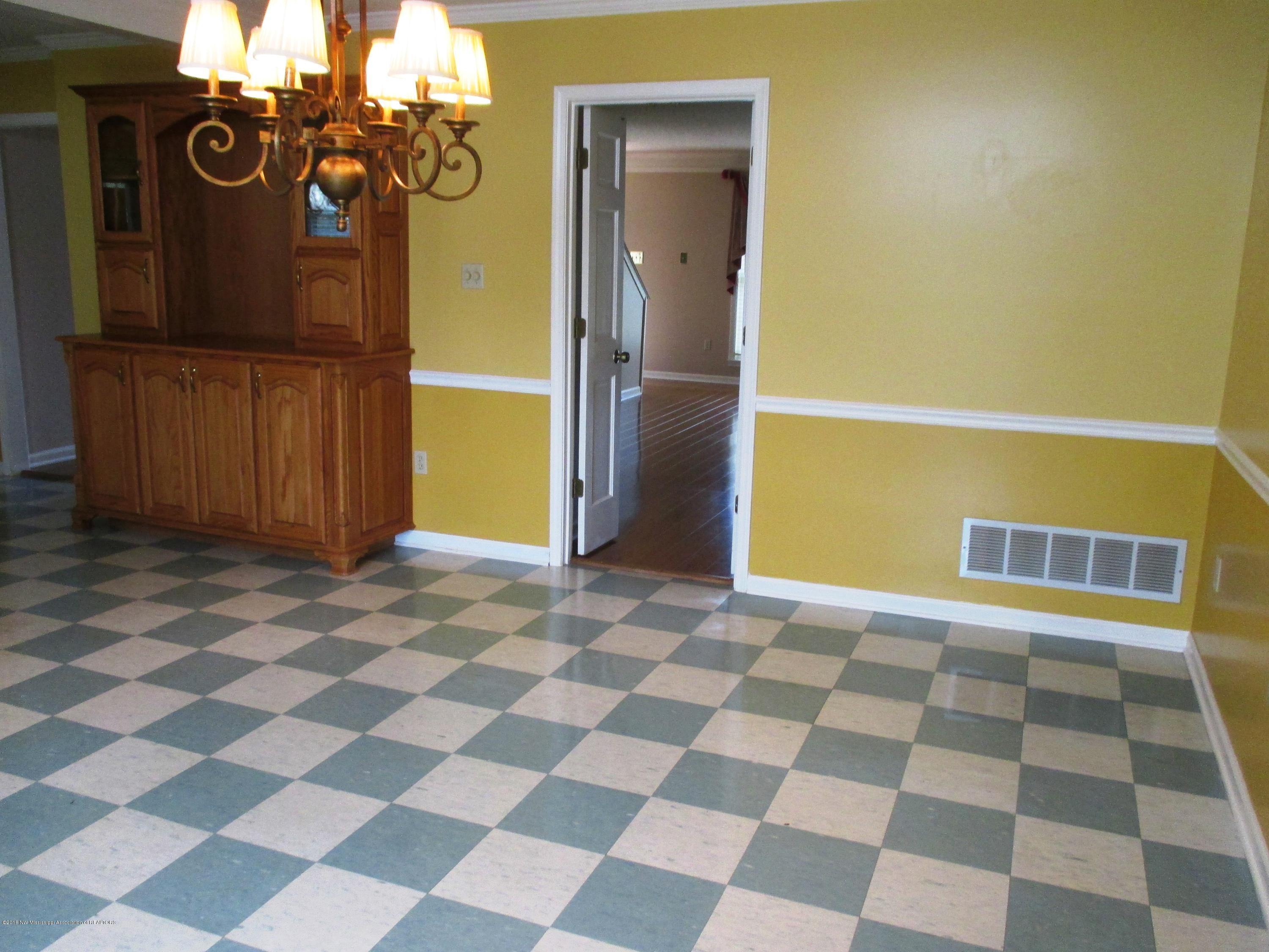 7331 Kingcrest Road Olive Branch, MS 38654 - Photo 4 of 25 Dining Area