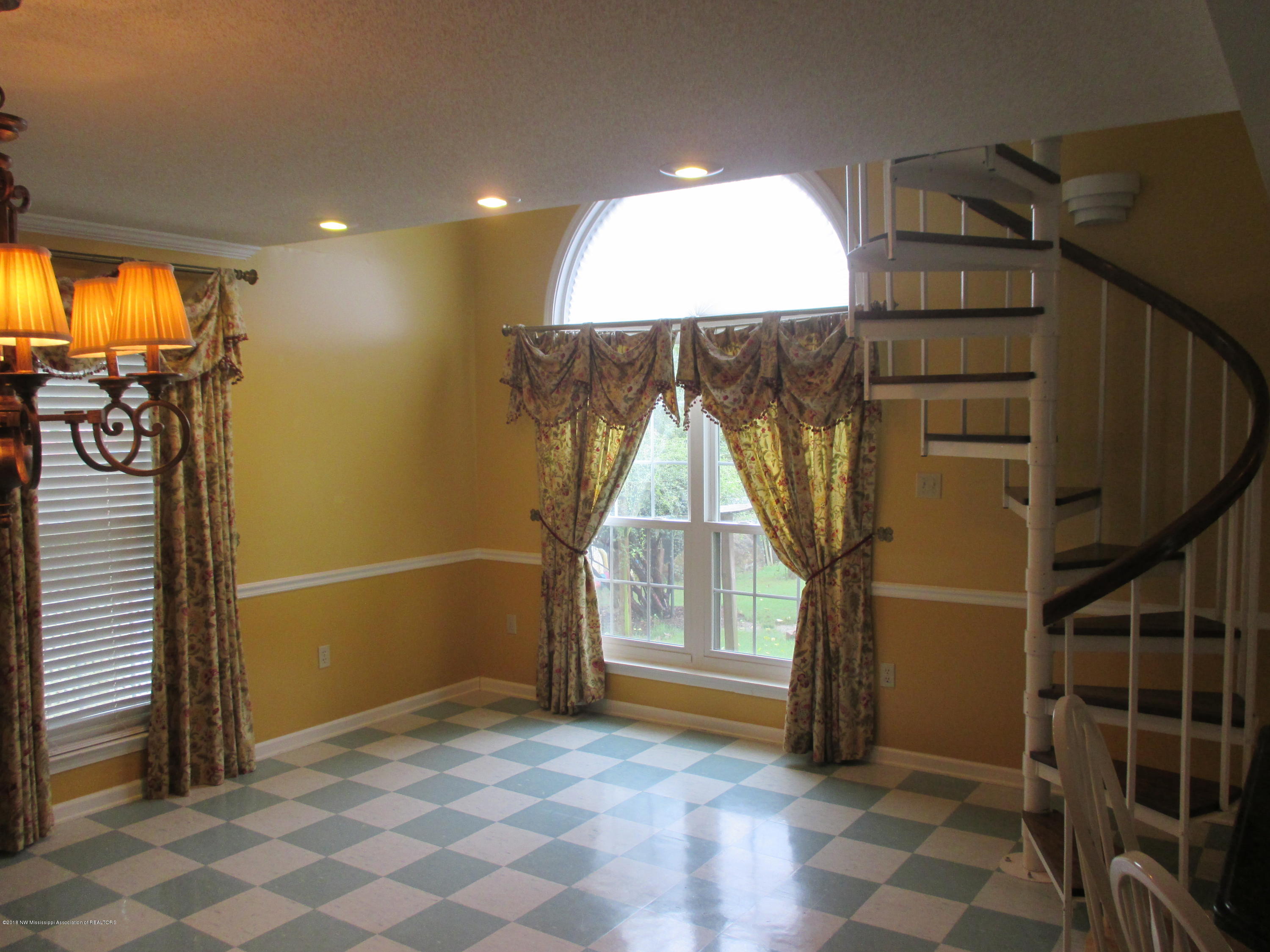 7331 Kingcrest Road Olive Branch, MS 38654 - Photo 5 of 25 Spiral Staircase