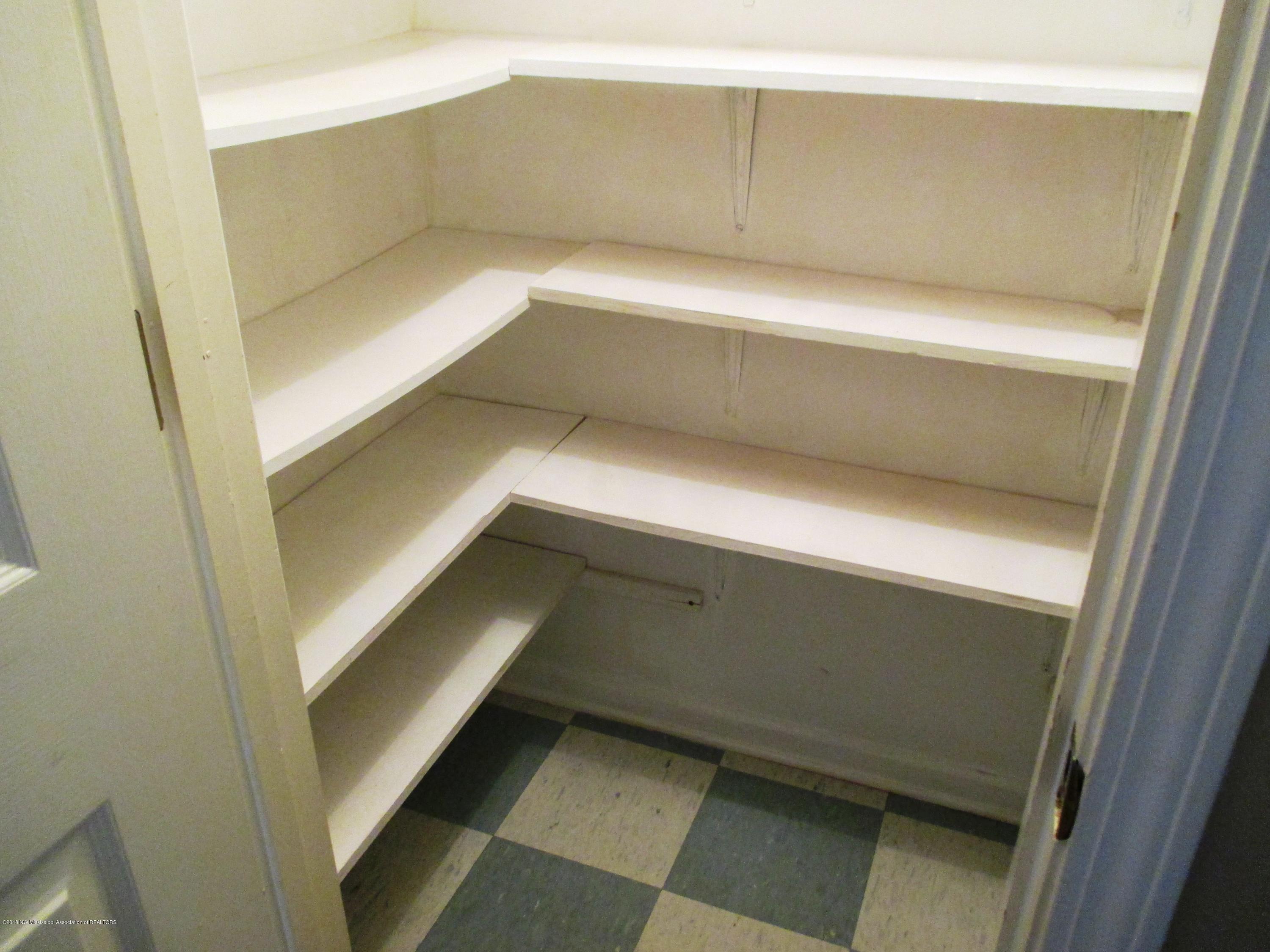 7331 Kingcrest Road Olive Branch, MS 38654 - Photo 10 of 25 Pantry