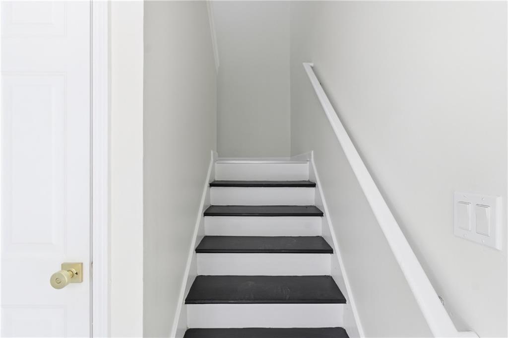 3760 Mountain Cove Road Snellville, GA 30039 - Photo 21 of 73 a view of entryway