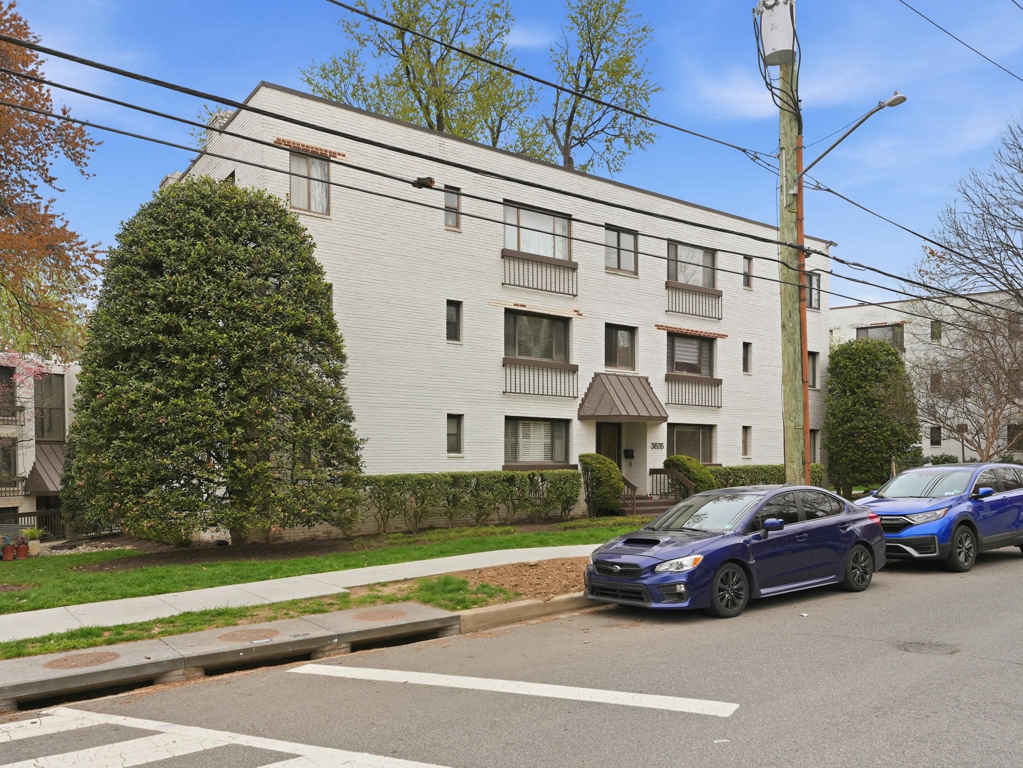3835 Davis Place Northwest, Unit 2 Washington, DC 20007 - Photo 3 of 29 This condo has south and east facing windows.