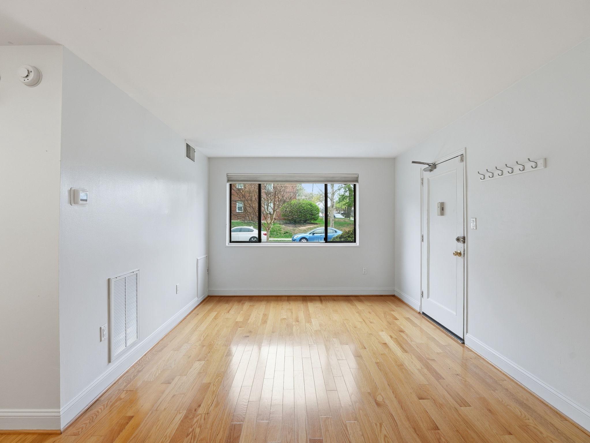 3835 Davis Place Northwest, Unit 2 Washington, DC 20007 - Photo 6 of 29 18'3" x 10'9"