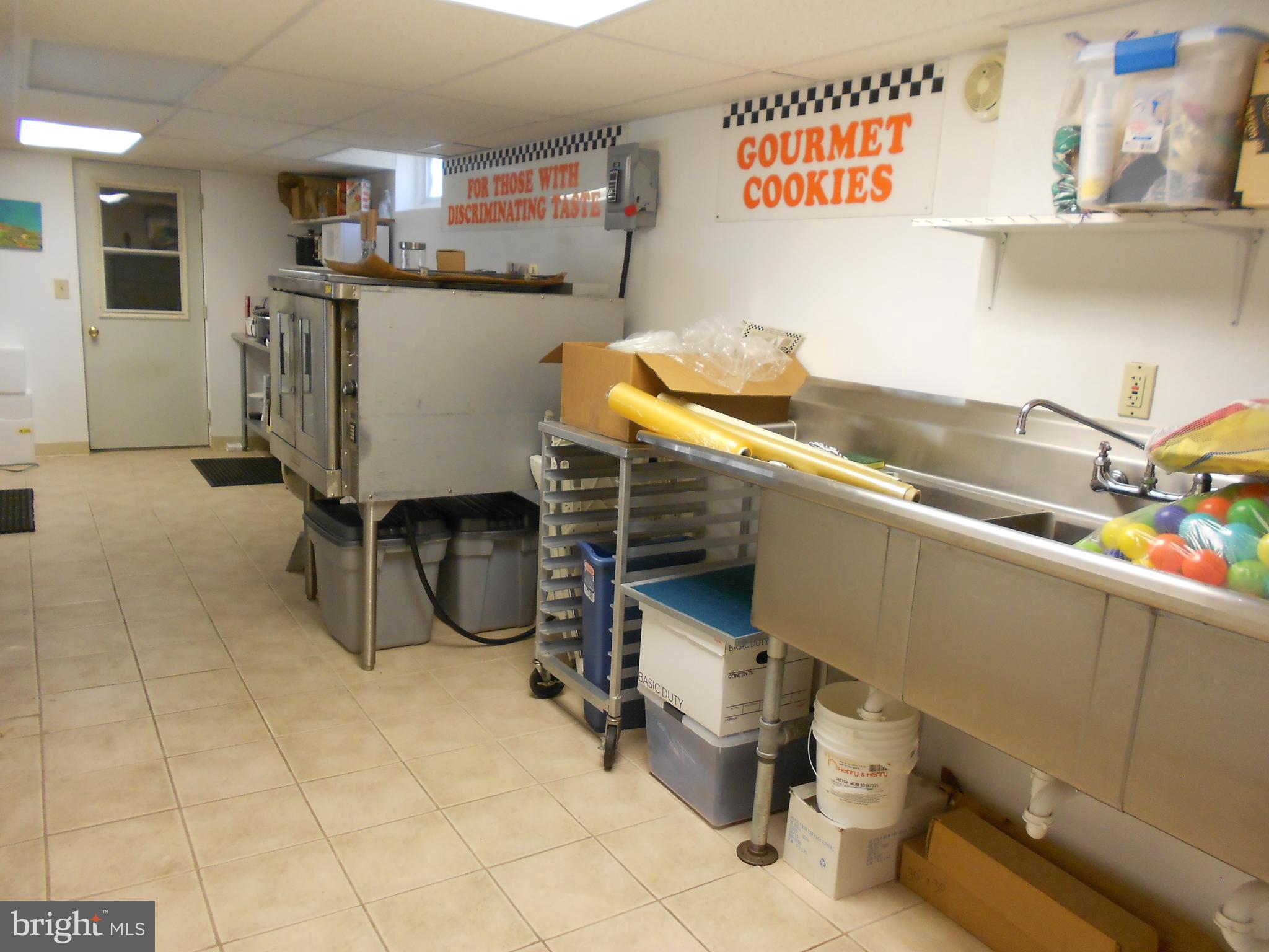 3453 Santee Road Bethlehem, PA 18017 - Photo 18 of 25 In-home bakery equipment