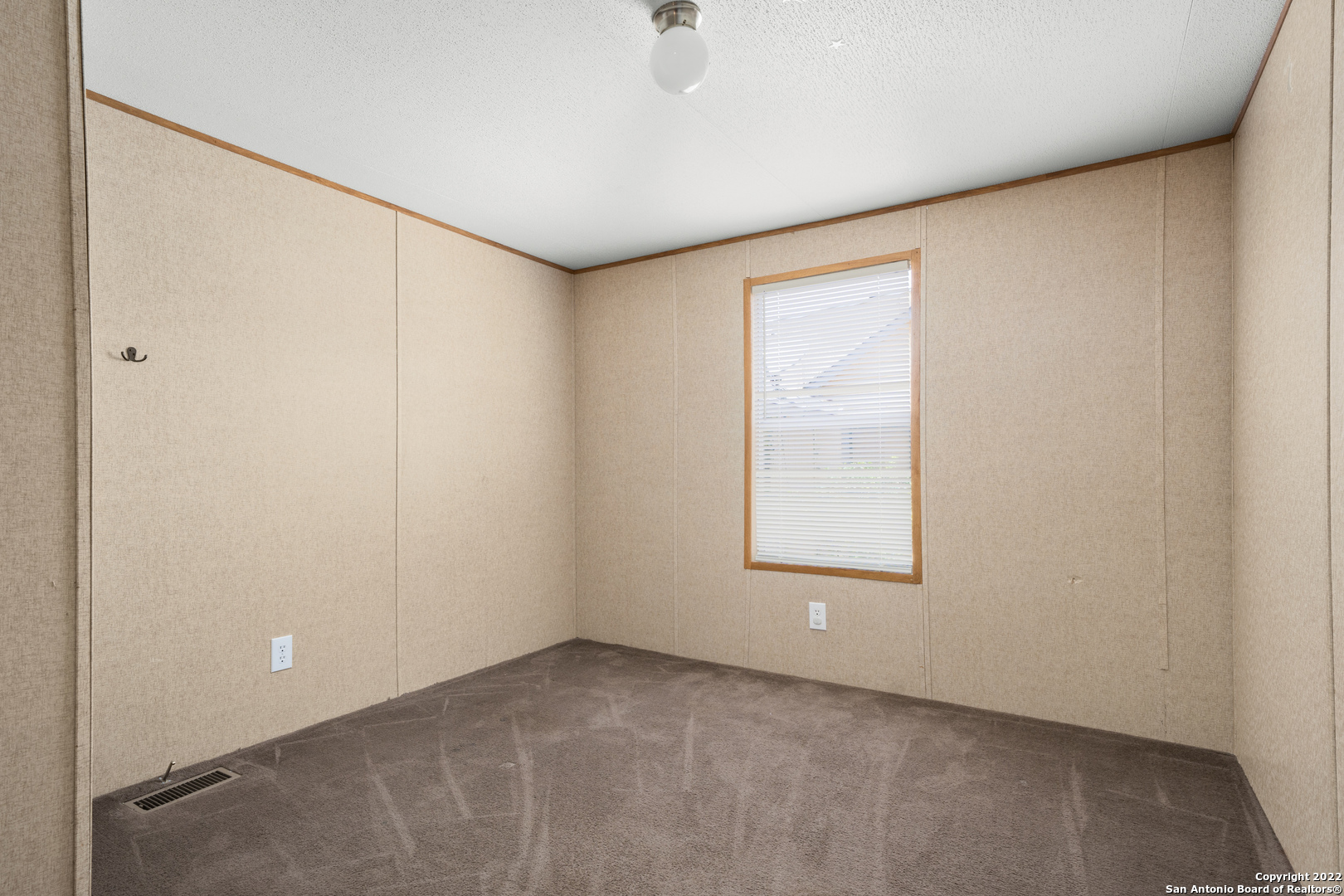 311 North Reed Street Pleasanton, TX 78064 - Photo 21 of 33