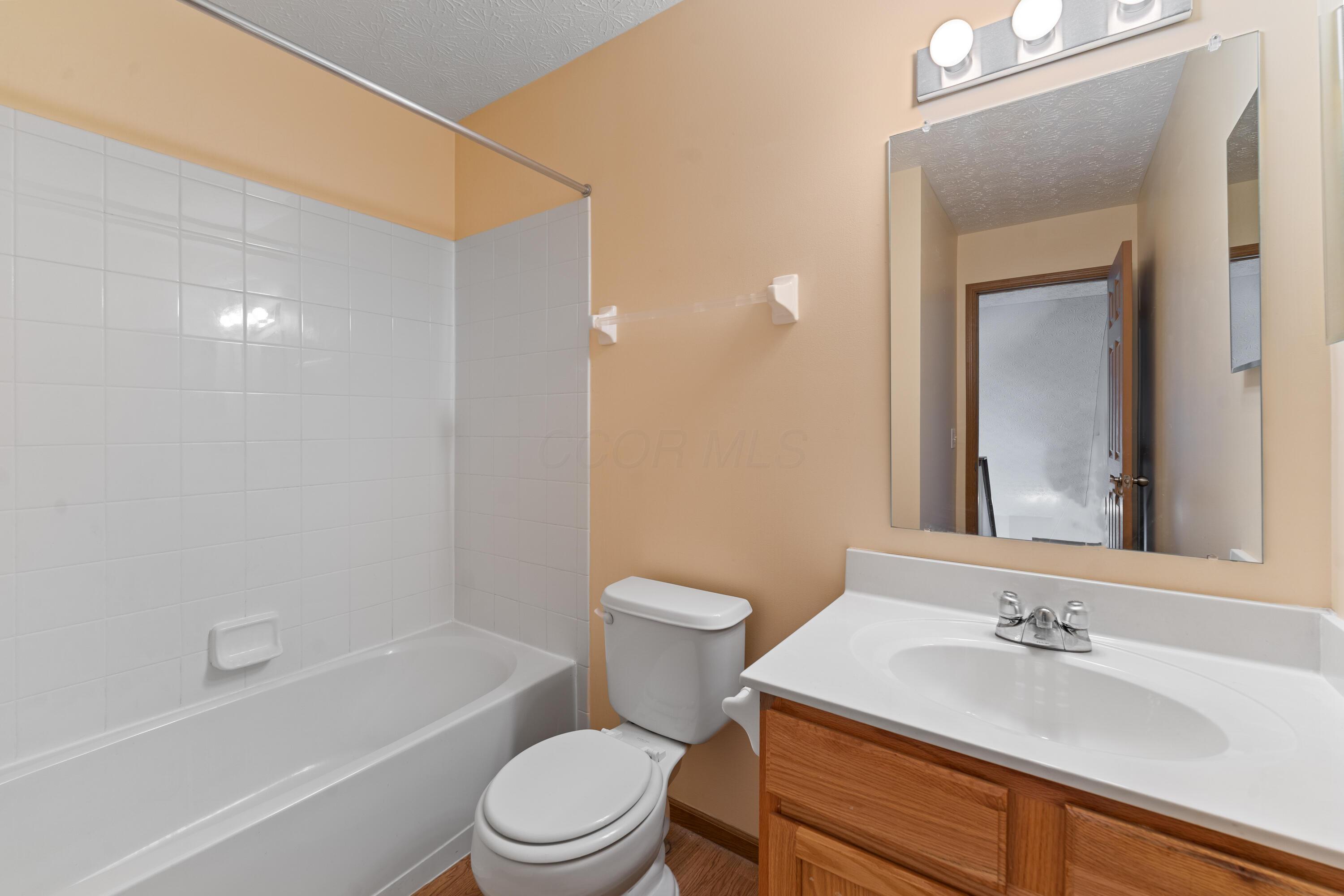 629 Rockets Street, Unit 144 Galloway, OH 43119 - Photo 28 of 40 23 - bathroom4