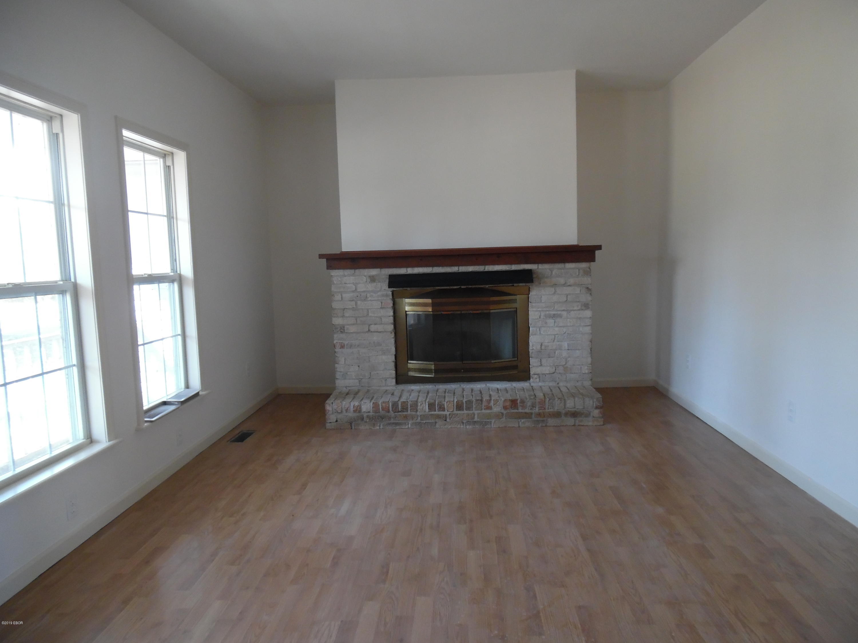 7060 East Richview Road Mount Vernon, IL 62864 - Photo 3 of 32