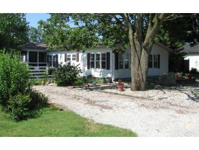 305 West Brown Street Rochester, IN 46975 - Photo 1 of 6