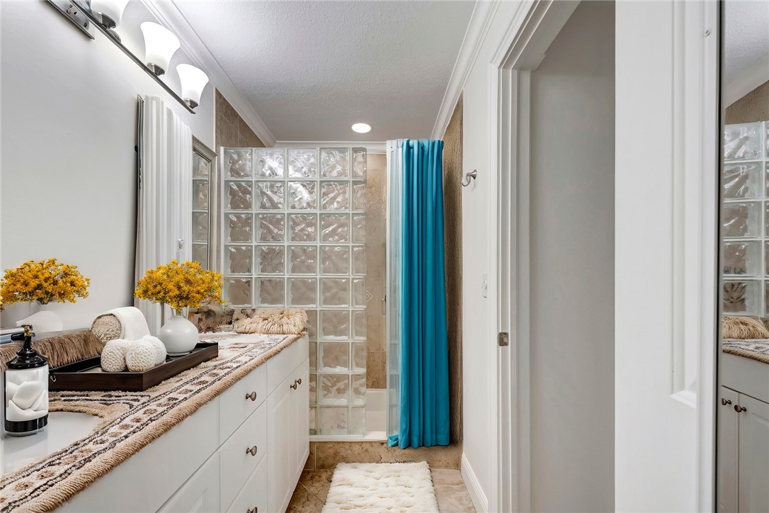 725 Tides Road Vero Beach, FL 32963 - Photo 13 of 28 Gallery Image 13