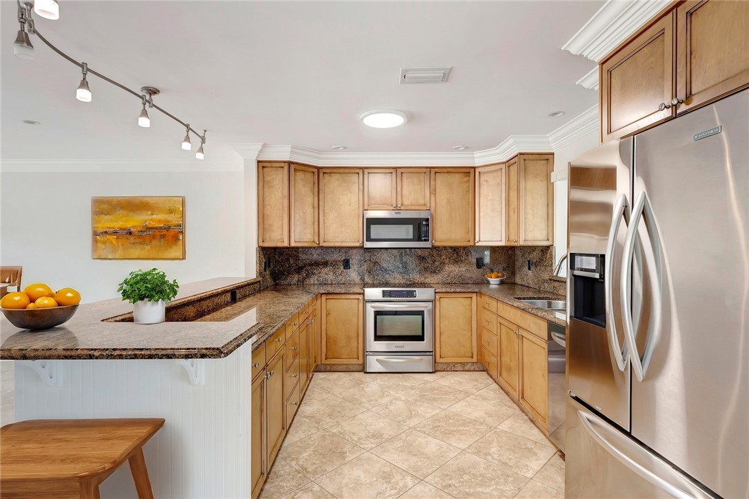 725 Tides Road Vero Beach, FL 32963 - Photo 7 of 28 Gallery Image 7