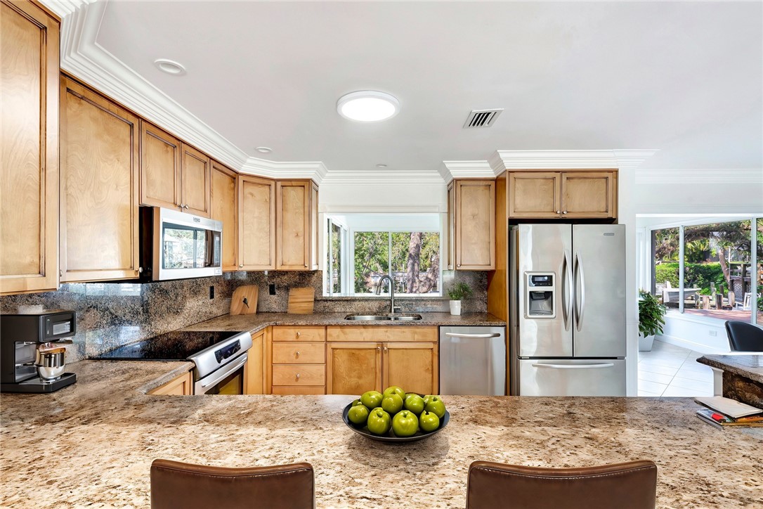 725 Tides Road Vero Beach, FL 32963 - Photo 8 of 28 Gallery Image 8