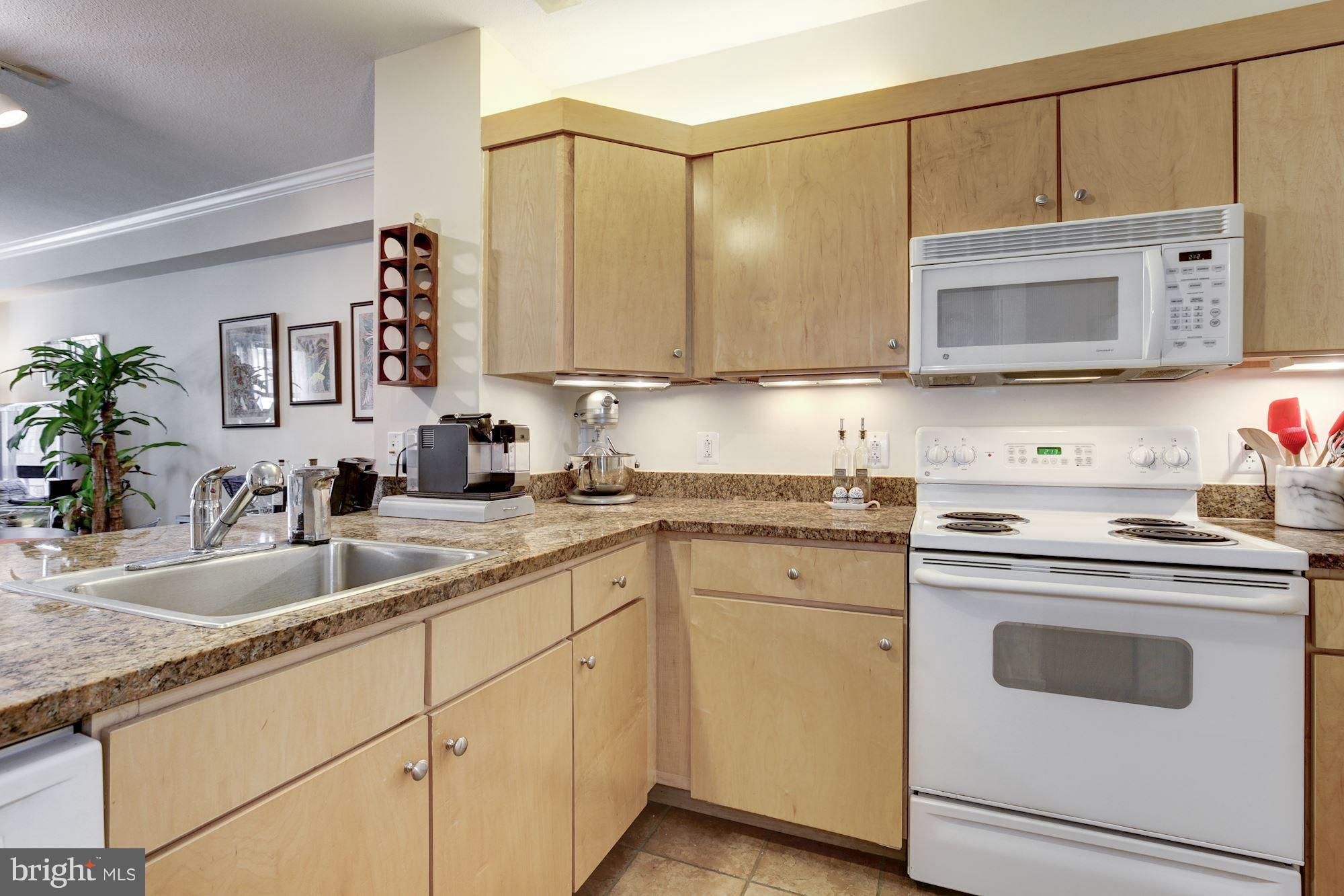 616 E Street Northwest, Unit 321 Washington, DC 20004 - Photo 8 of 24 Kitchen