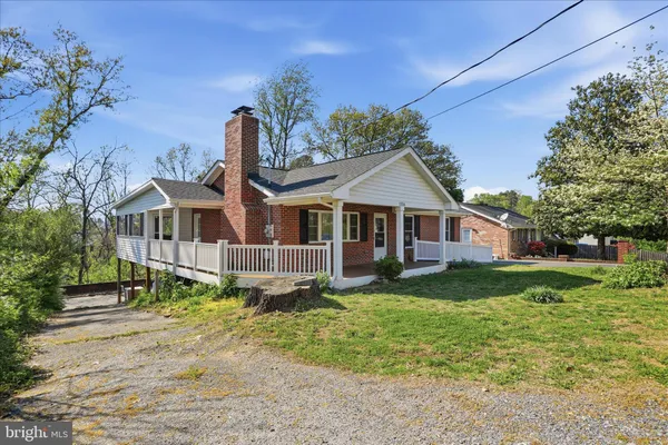 $399,999 | 1116 Summit Avenue, Front Royal, VA 22630