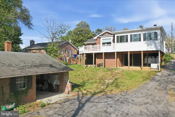 $399,999 | 1116 Summit Avenue, Front Royal, VA 22630