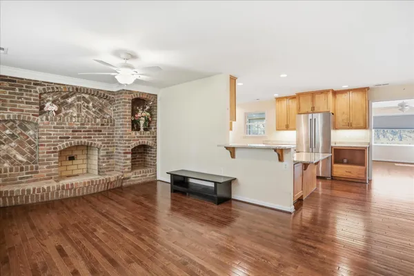 $399,999 | 1116 Summit Avenue, Front Royal, VA 22630