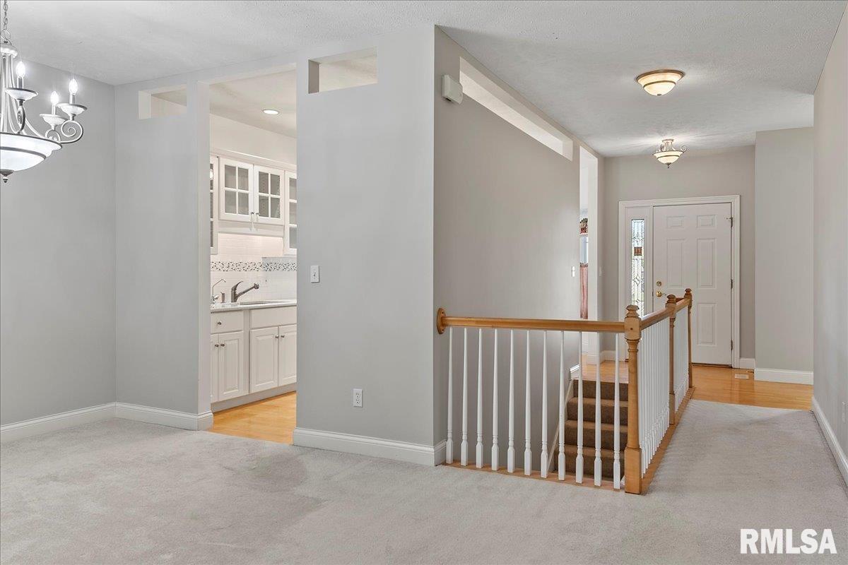 2724 Kitty Hawk Court Springfield, IL 62711 - Photo 11 of 44
