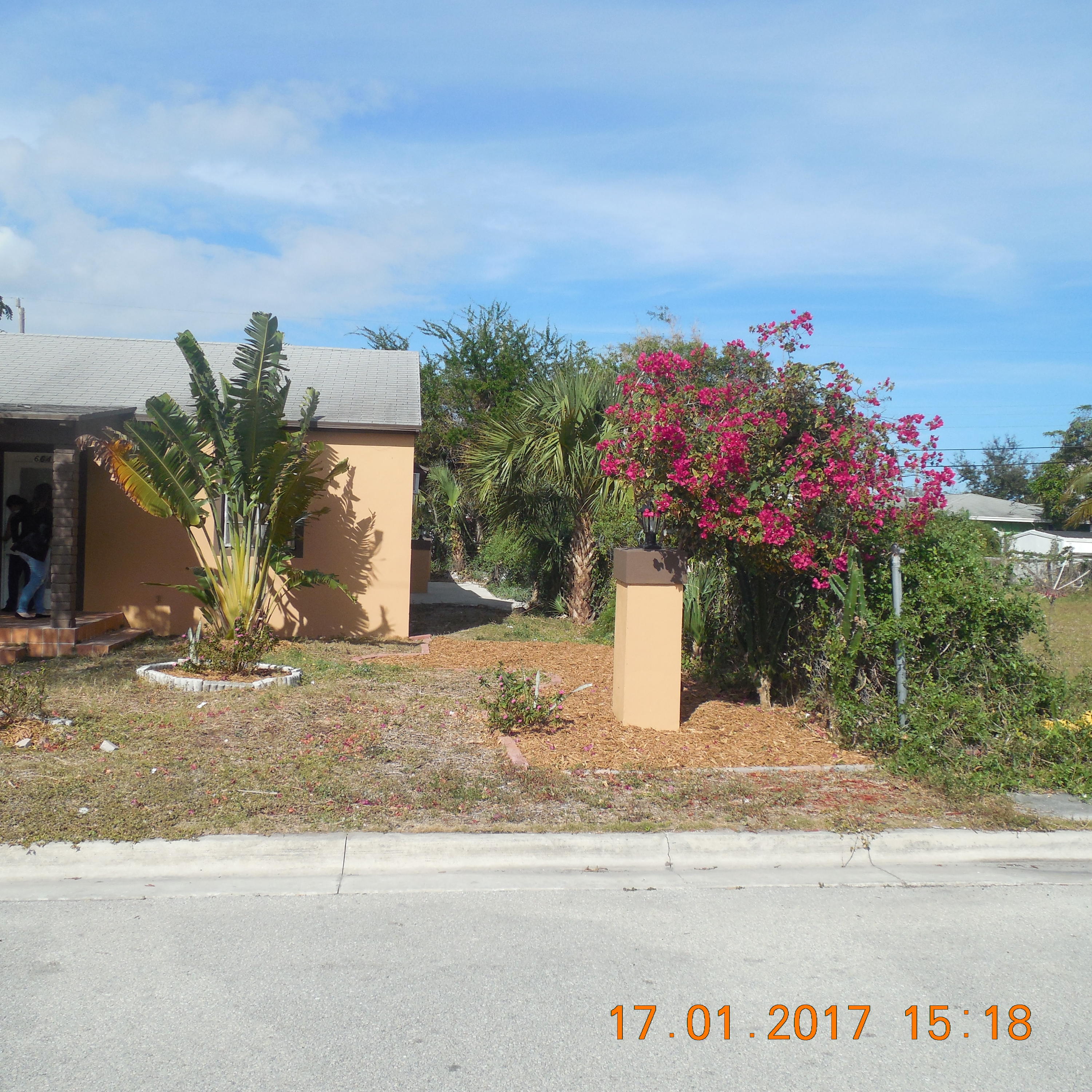 664 West 5th Street Riviera Beach, FL 33404 - Photo 3 of 20 DSCN1310