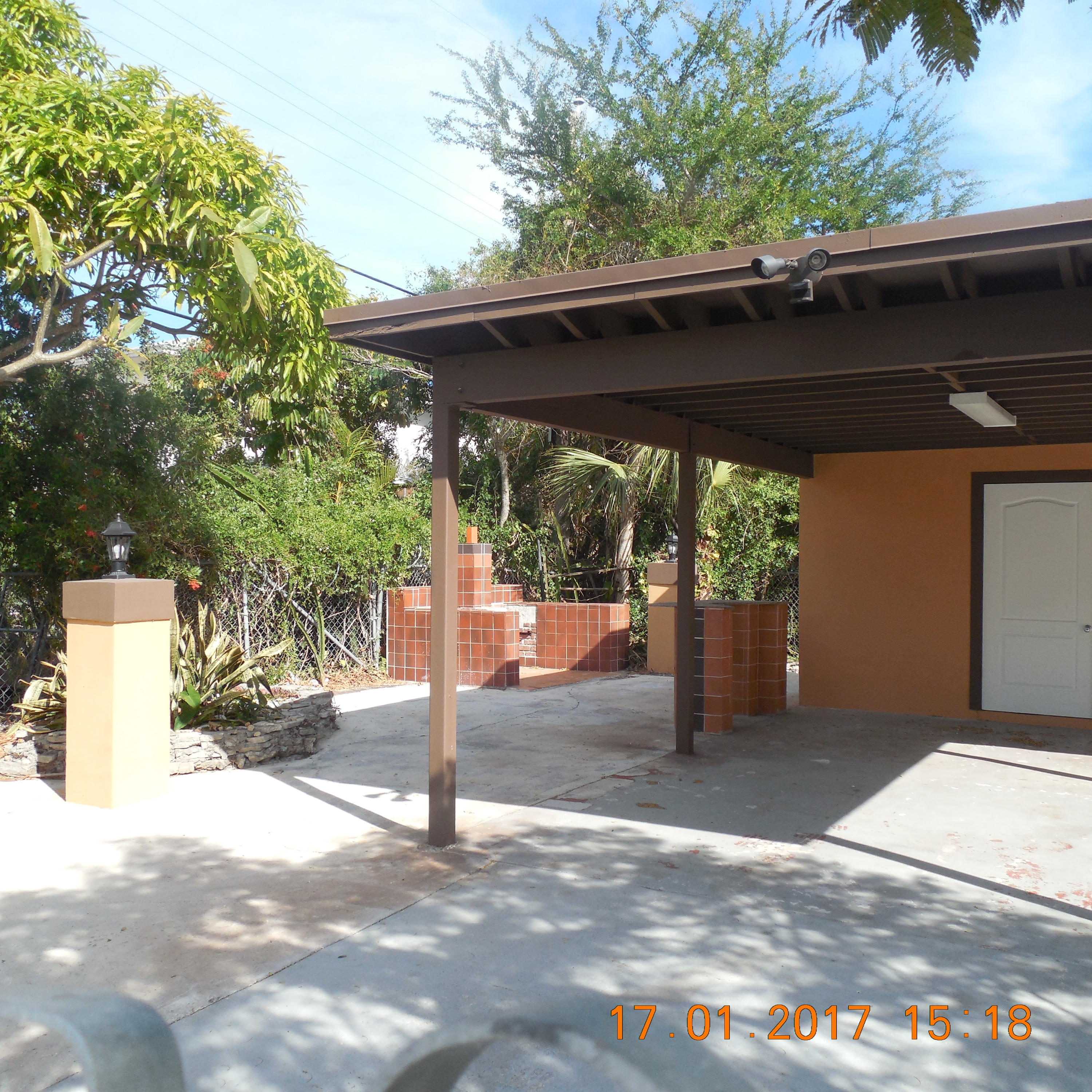 664 West 5th Street Riviera Beach, FL 33404 - Photo 6 of 20 DSCN1314