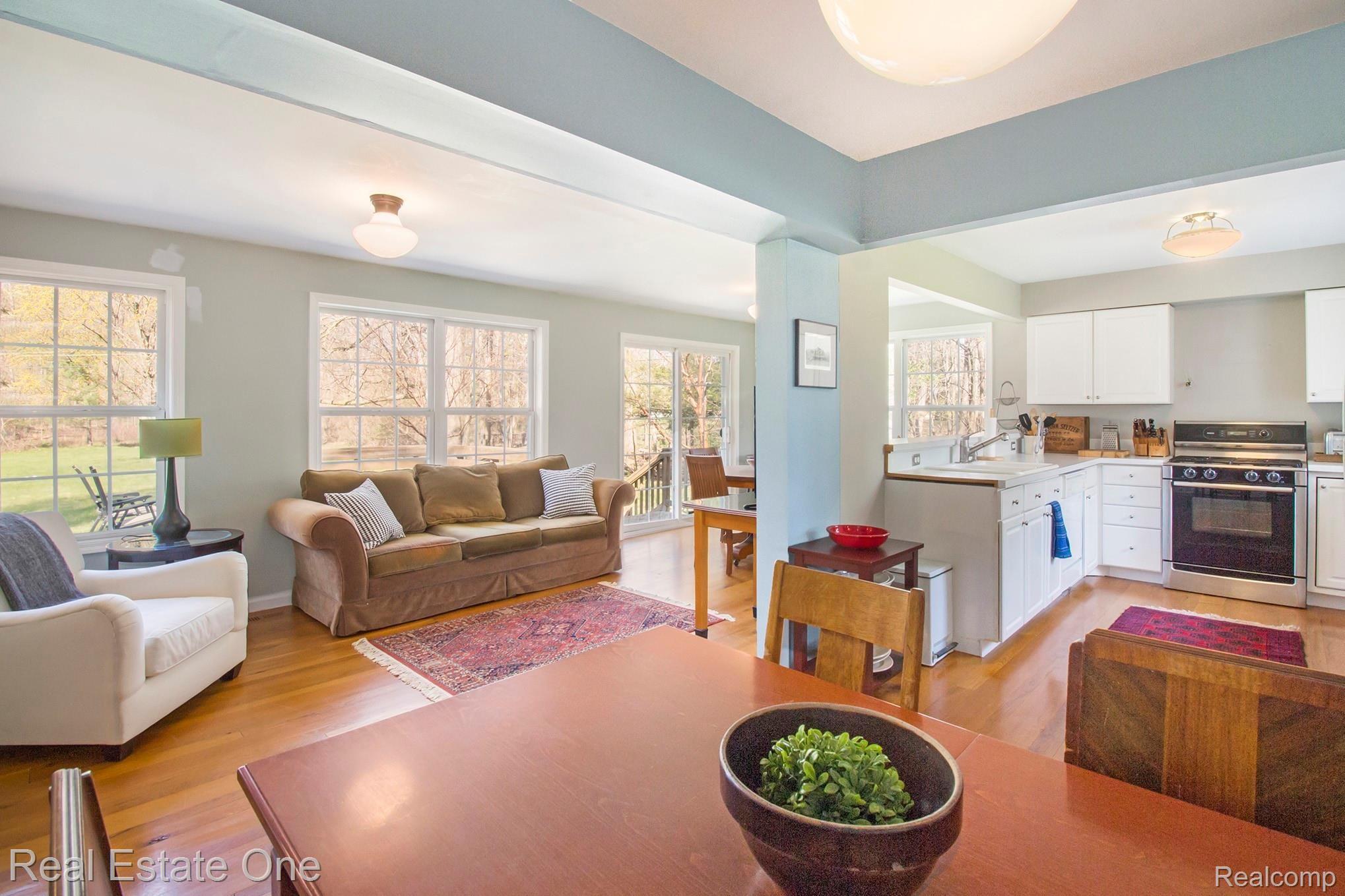 16965 Merriman Road Livonia, MI 48154 - Photo 9 of 34 IMG_6650.jpg