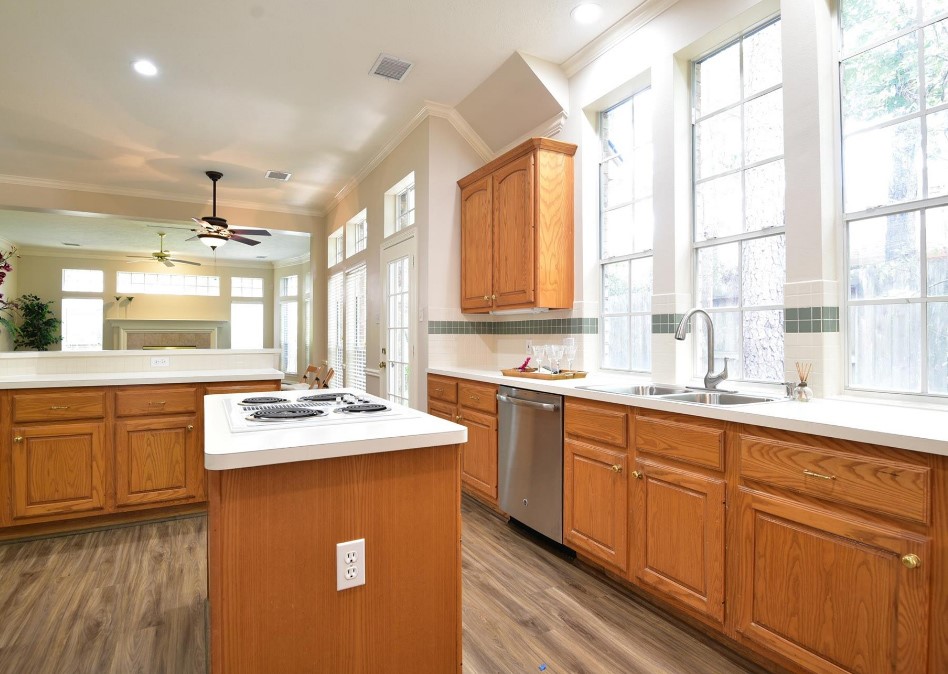 34 Reflection Point The Woodlands, TX 77381 - Photo 19 of 42 Plenty of cabinets