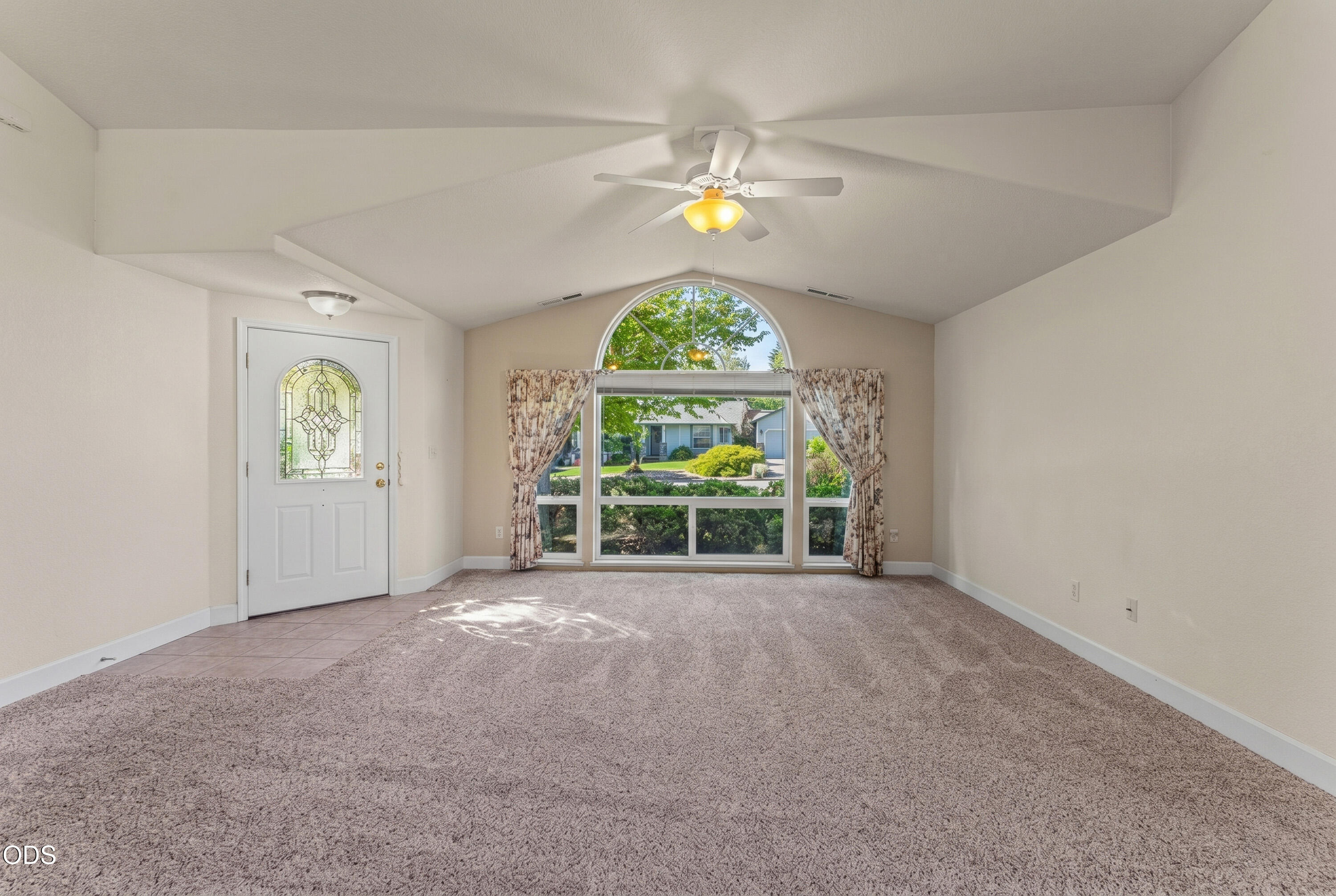 2690 Trinity Way Grants Pass, OR 97527 - Photo 7 of 30