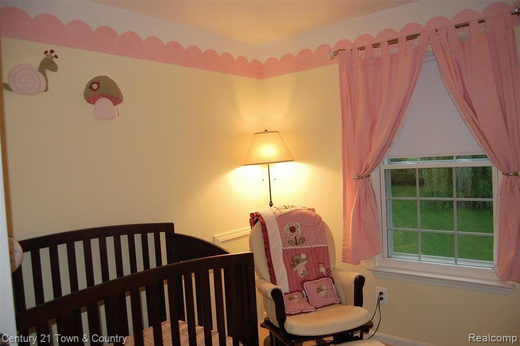 402 Whitney Drive Rochester, MI 48307 - Photo 11 of 25 Bedroom 2