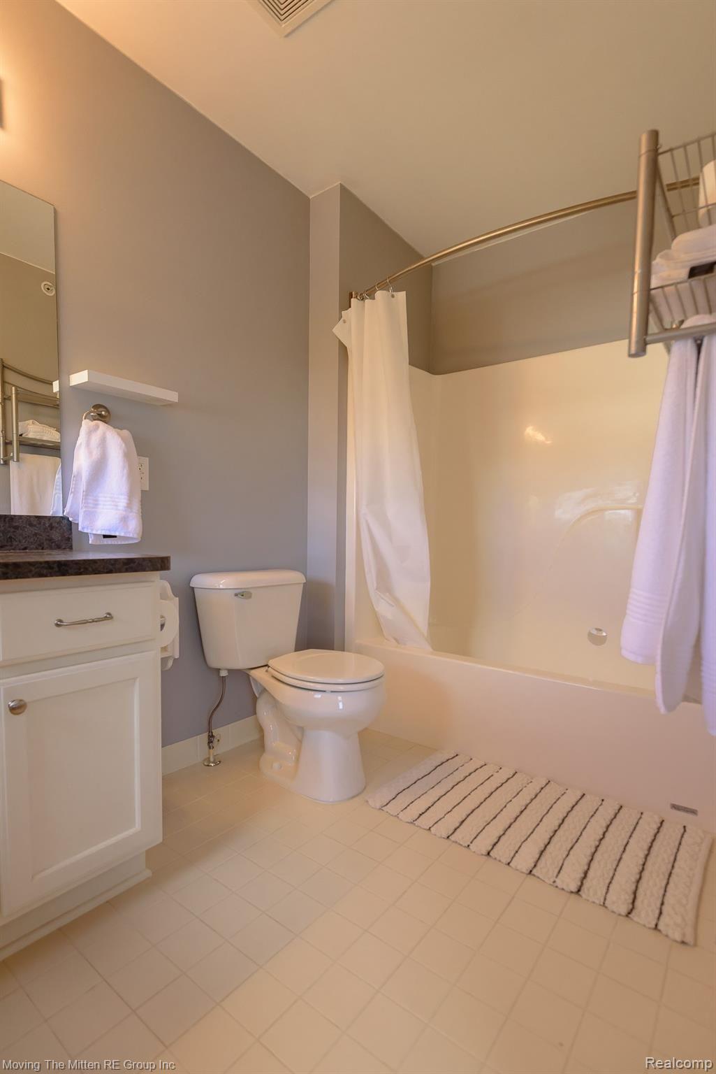 50139 Harding Street Canton, MI 48188 - Photo 29 of 40 MTM_50139_harding-13.jpg