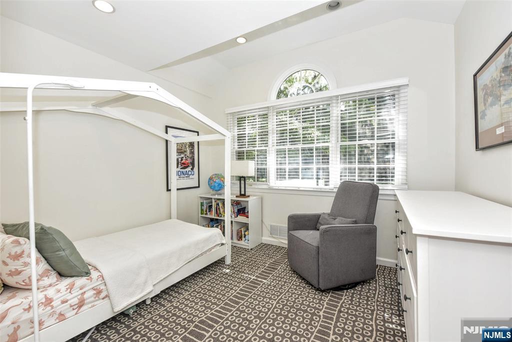 379 Martom Road Wyckoff, NJ 07481 - Photo 21 of 43 Gallery Image 21