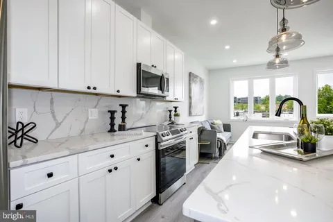 $3,400 | 1730 Montello Avenue Northeast, Washington, DC 20002
