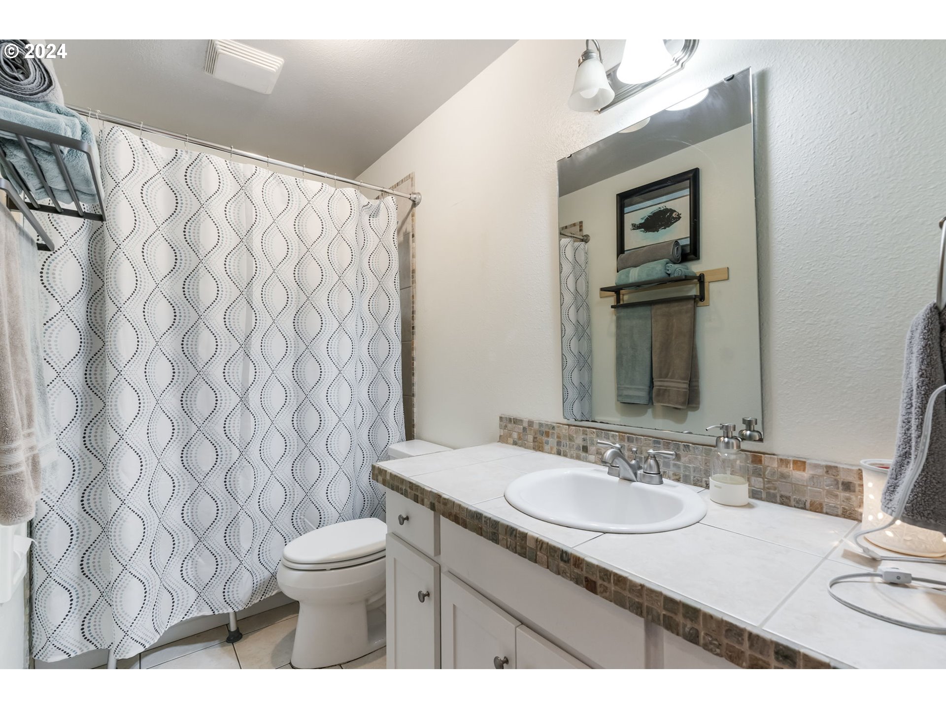 23816 Northeast W H Garner Road Yacolt, WA 98675 - Photo 18 of 29 Bathroom