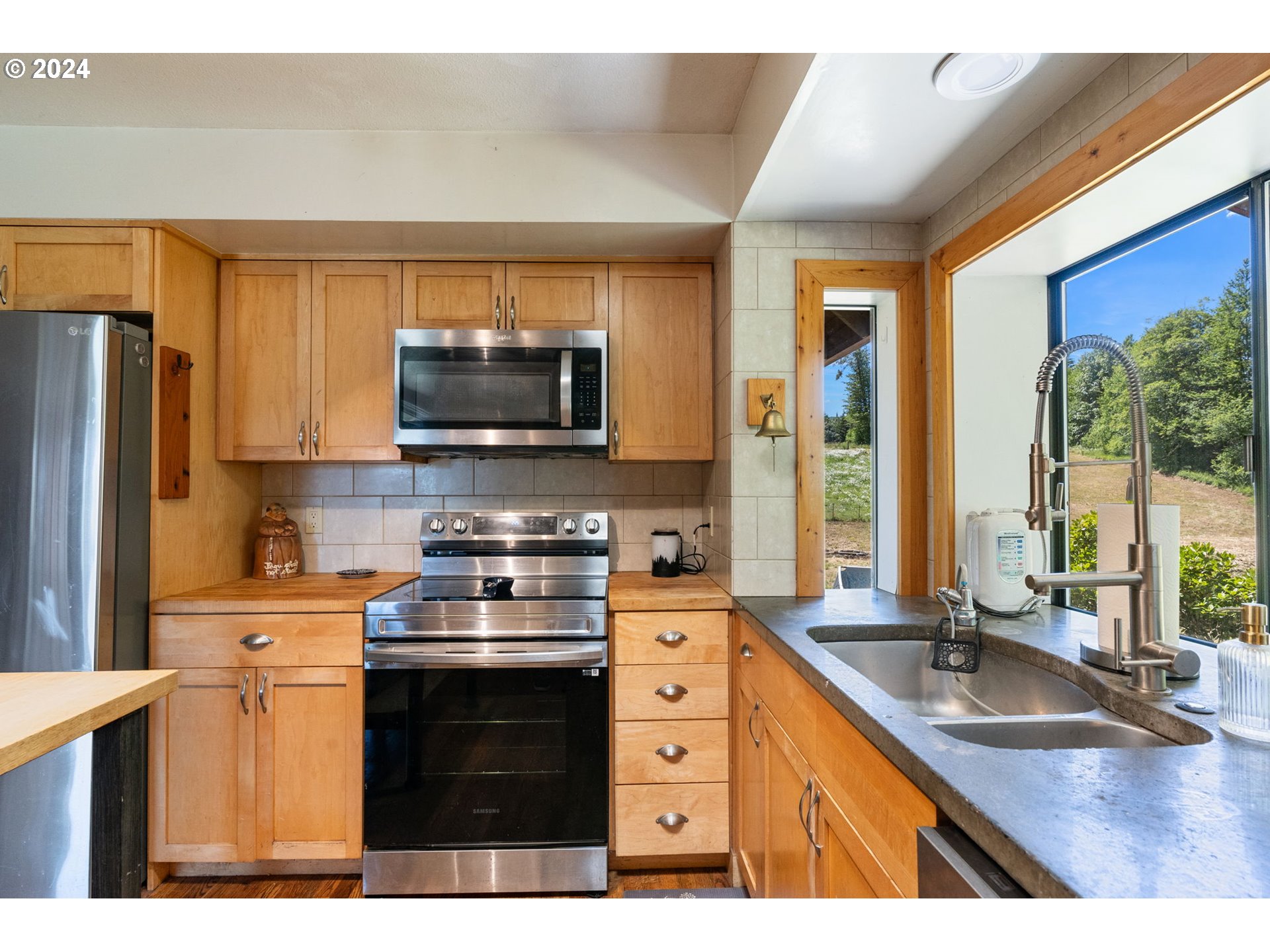 23816 Northeast W H Garner Road Yacolt, WA 98675 - Photo 10 of 29 Gallery Image 10