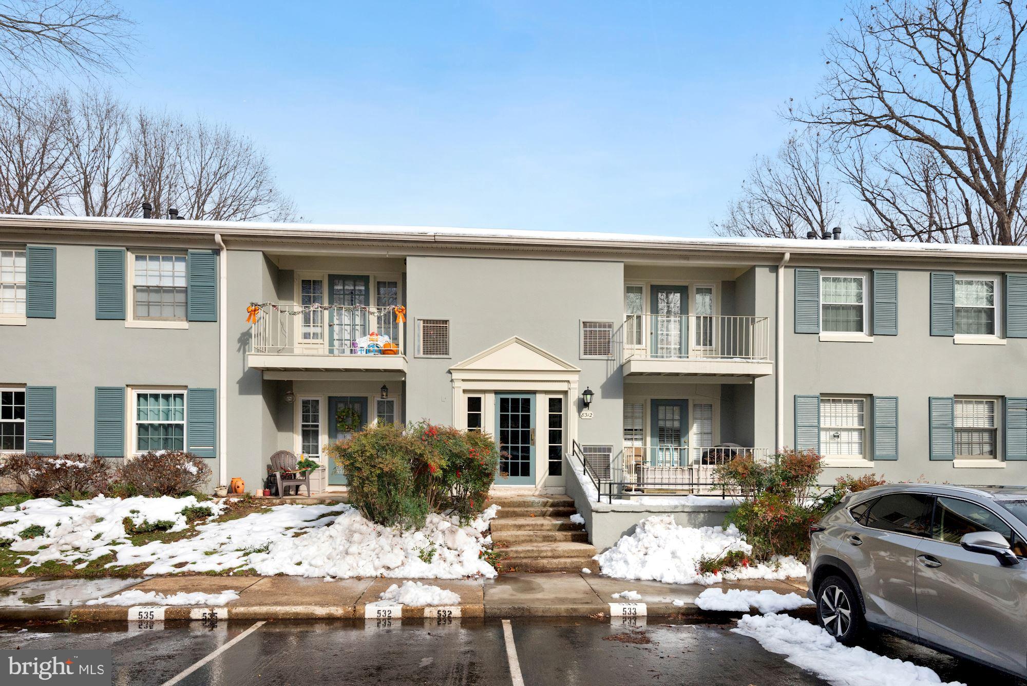8312 C Kingsgate Road, Unit 528 Springfield, VA 22152 - Photo 2 of 9 Largest One Level in Cardinal Forest