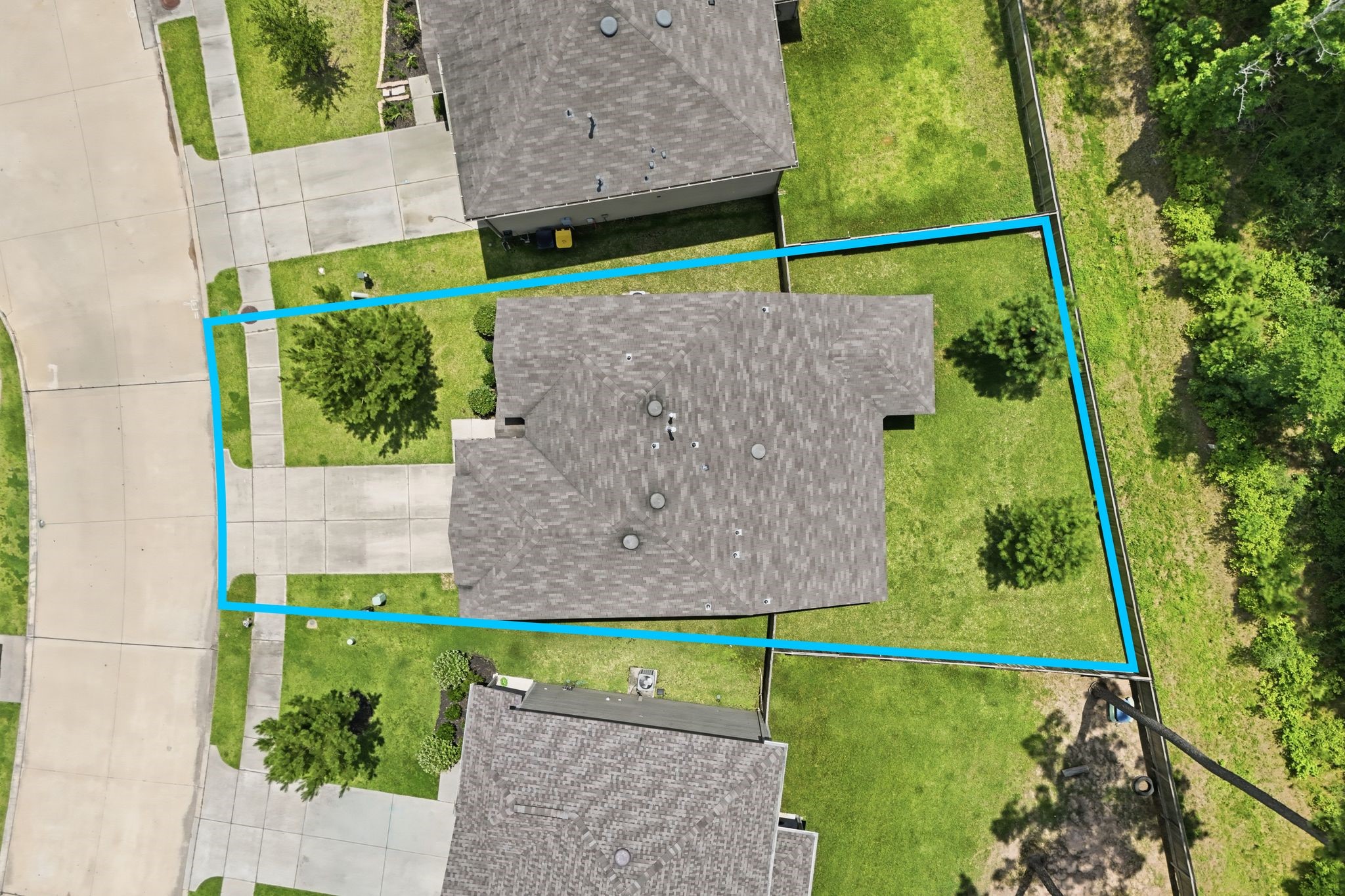 4182 Hidden Timbers Lane Conroe, TX 77304 - Photo 2 of 33