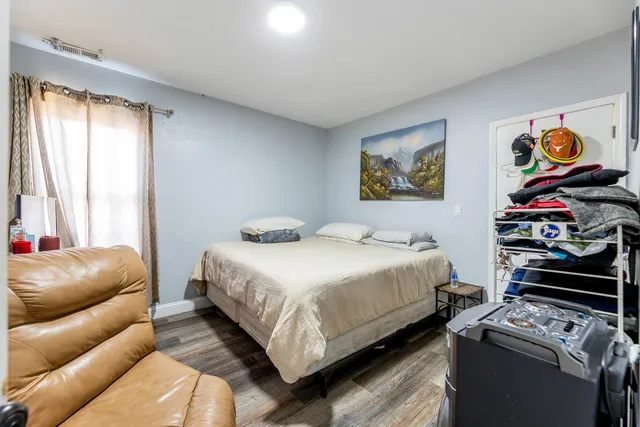 $579,900 | 7508 West 59th Street, Summit Argo, IL 60501