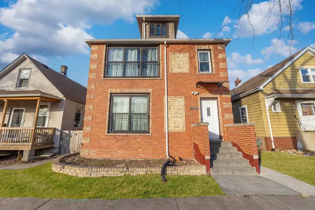 $579,900 | 7508 West 59th Street, Summit Argo, IL 60501