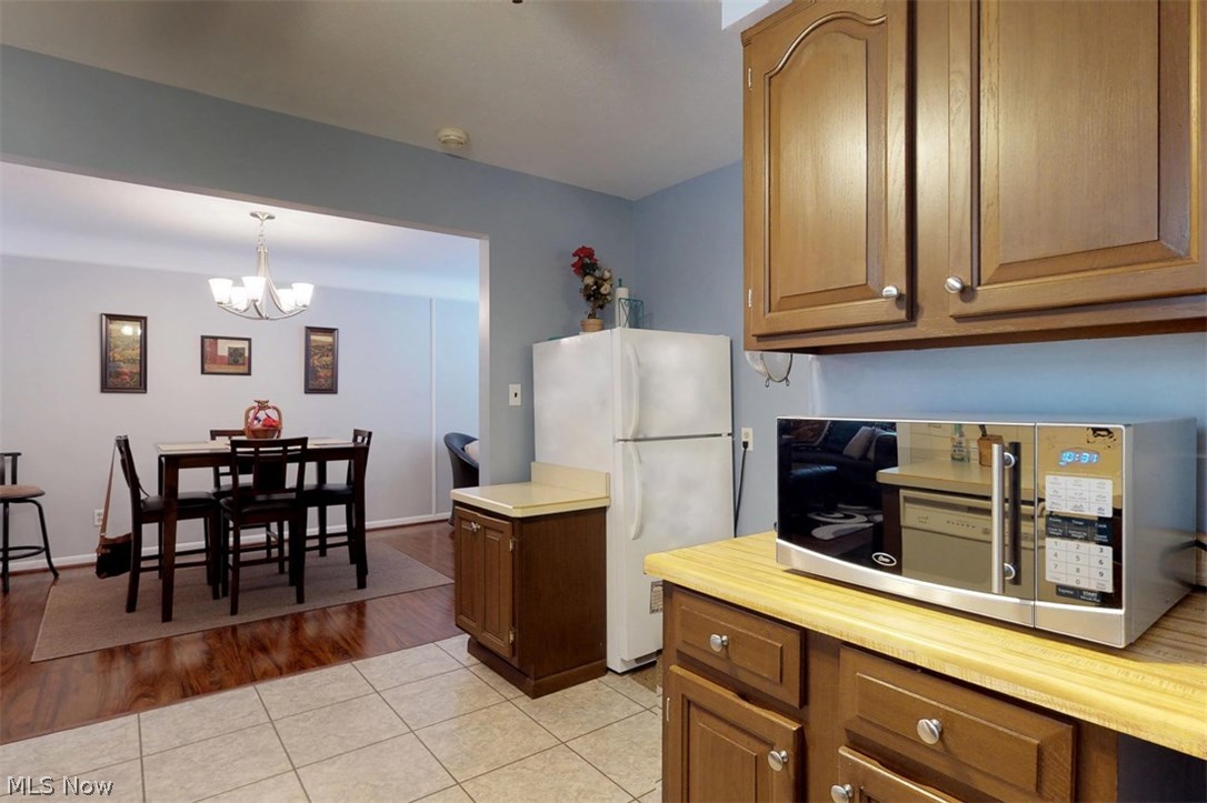 1559 Edgefield Road Lyndhurst, OH 44124 - Photo 14 of 29