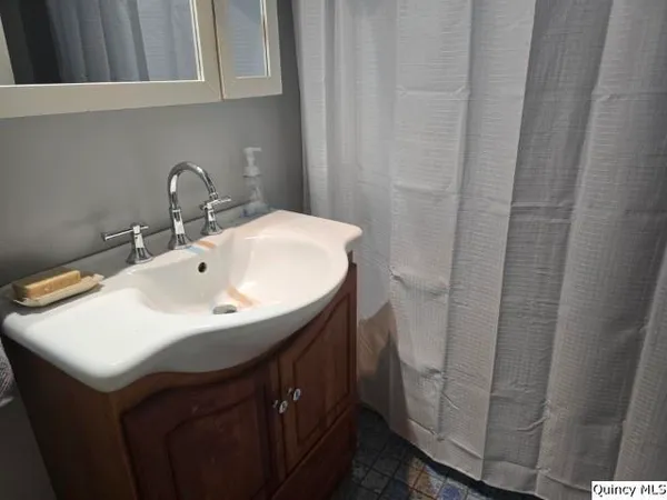 $239,500 | 1560 Main Street, Warsaw, IL 62379