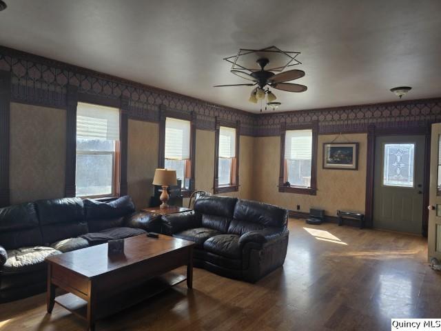 1560 Main Street Warsaw, IL 62379 - Photo 3 of 36