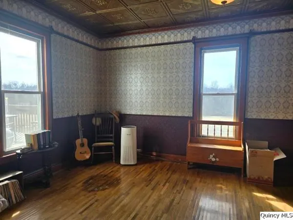 $239,500 | 1560 Main Street, Warsaw, IL 62379