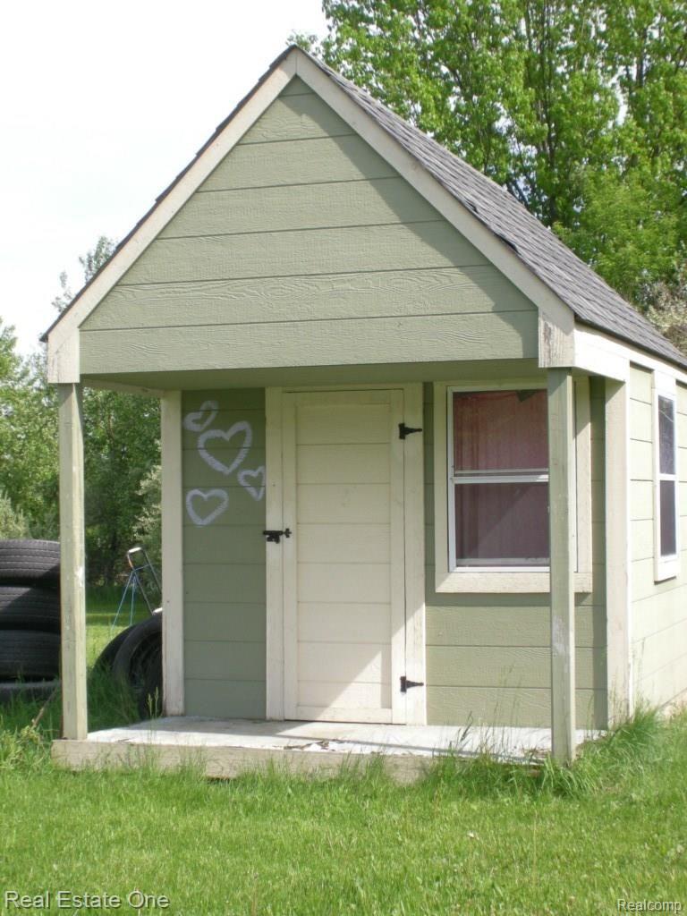 6974 Fish Lake Road Holly, MI 48442 - Photo 39 of 51 Extra Storage Area