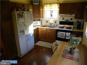 6 Ridge Drive New Castle, DE 19720 - Photo 5 of 12 Kitchen